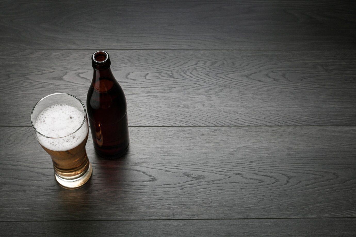 beer-bottle-glass-with-copy-space_23-2148356710.jpg